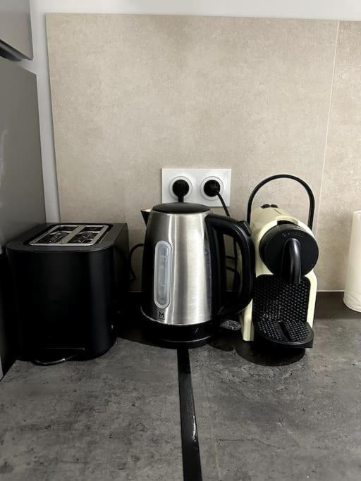 Appartement Centre Ville - Parking Prive - Wifi Nîmes Zewnętrze zdjęcie
