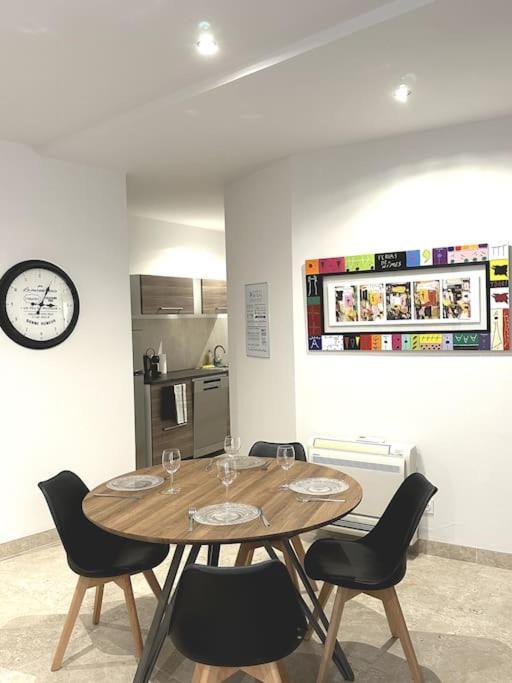 Appartement Centre Ville - Parking Prive - Wifi Nîmes Zewnętrze zdjęcie